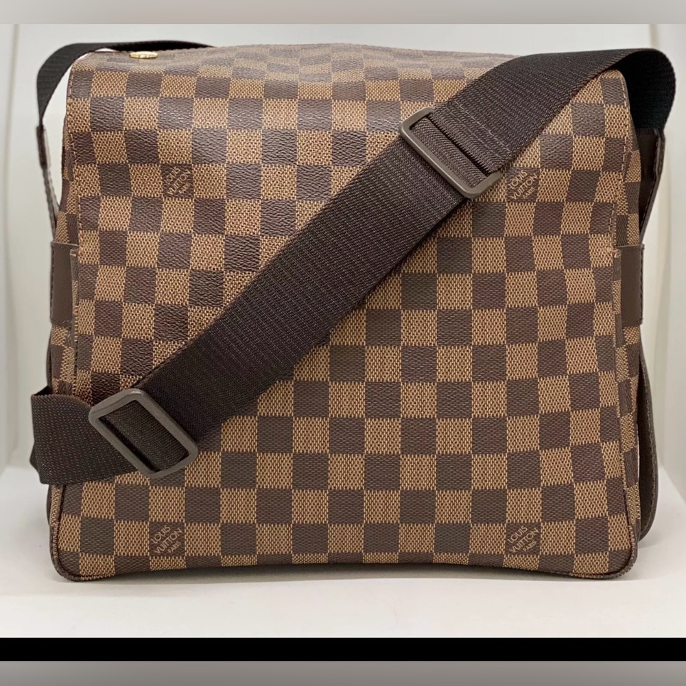 Authentic Louis Vuitton Damier Ebene Crossbody - Picture 4 of 15